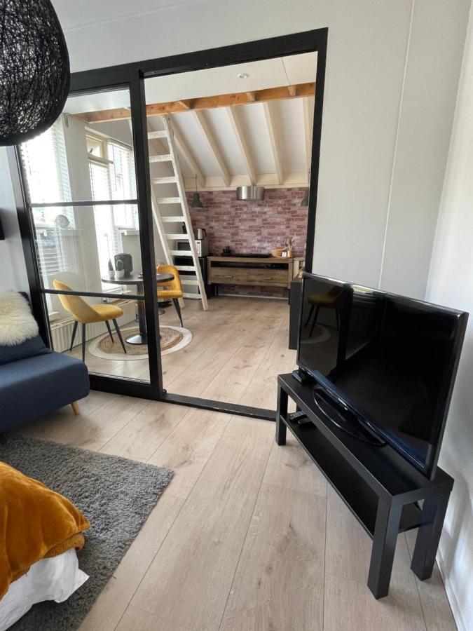 Gezellige Knusse Studio Met Bubbelbad Huizen Exterior foto
